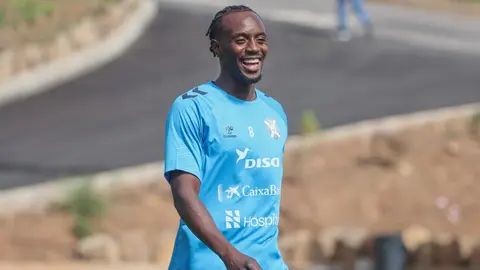 Yussi Diarra durante un entrenamiento con el CD Tenerife | CDT