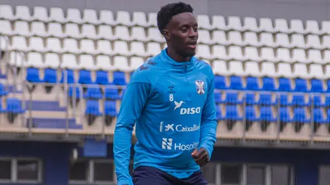 Yussi Diarra durante un entrenamiento con el CD Tenerife | CDT