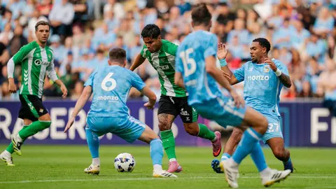 Cucho Hern&aacute;ndez en el Coventry City - Real Betis | @RealBetis