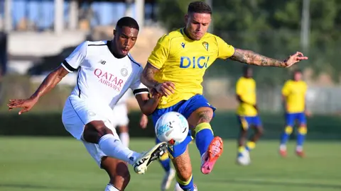 Roger Mart&iacute; durante el amistoso de pretemporada entre el C&aacute;diz CF y el Al Sadd SC | CCF