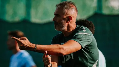Gaizka Garitano durante el C&aacute;diz CF - Al Sadd SC | CCF