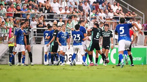 Real Betis - Como 1907 | Salvador L&oacute;pez Medina para El MIRA