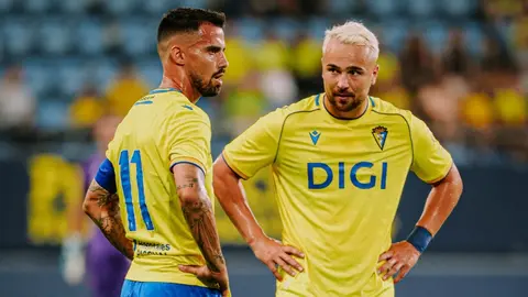 Suso Fern&aacute;ndez y Javi Ontiveros con el C&aacute;diz CF en el Trofeo Carranza | CCF