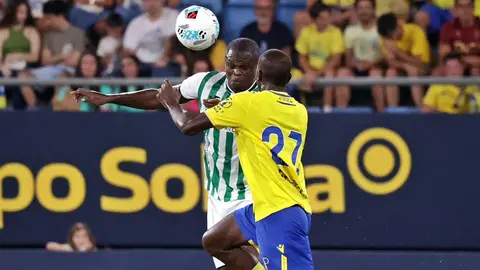 Franck Fomeyen en el C&aacute;diz CF - C&oacute;rdoba CF de pretemporada | CCF