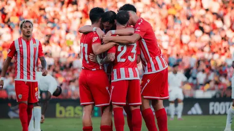 Los jugadores de la UD Almer&iacute;a celebran uno de los goles anotados ante el Al Nassr | UDA