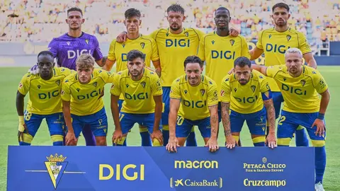Once titular del C&aacute;diz CF ante el CD Mirand&eacute;s | Salvador L&oacute;pez Medina para El MIRA