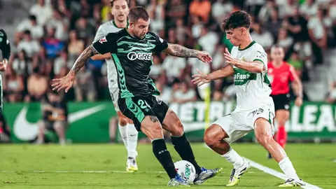 Aitor Ruibal en el Elche - Real Betis | @Elchecf