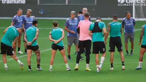 Entrenamiento del Real Betis previo al Alav&eacute;s en La Cartuja | Andr&eacute;s G&oacute;ngora para El MIRA