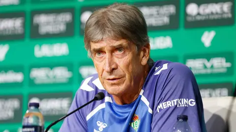 Manuel Pellegrini en la rueda de prensa previa al Real Betis - Deportivo Alav&eacute;s | Andr&eacute;s G&oacute;ngora para El MIRA