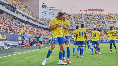 Garc&iacute;a Pascual celebra con rabia su gol en el C&aacute;diz CF - CD Mirand&eacute;s | Salvador L&oacute;pez Medina para El MIRA