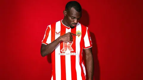 Bruno Langa durante su presentaci&oacute;n con la UD Almer&iacute;a | UDA