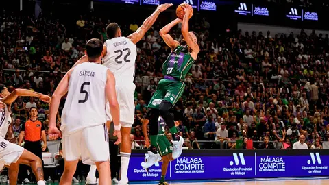 Un Unicaja Baloncesto con falta "de punch" pierde el Torneo Costa del Sol ante el Real Madrid