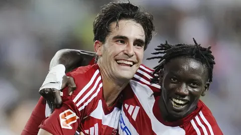 Pedro Alema&ntilde; y Souleymane Faye celebran un gol del Granada CF | GCF