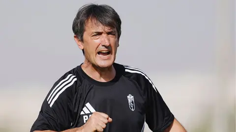 Jos&eacute; Pacheta durante un entrenamiento con el Granada CF | GCF