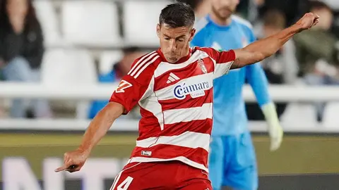 Rub&eacute;n Alcaraz en el Burgos CF - Granada CF | GCF