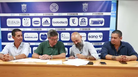 Firma del convenio de colaboraci&oacute;n entre el Ayuntamiento de Jerez y el Xerez CD | Xerez CD