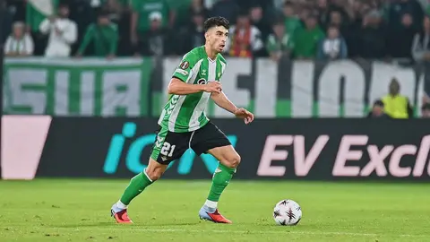 Marc Roca en el Real Betis - Olympique de Lyon | Salvador L&oacute;pez Medina para El MIRA
