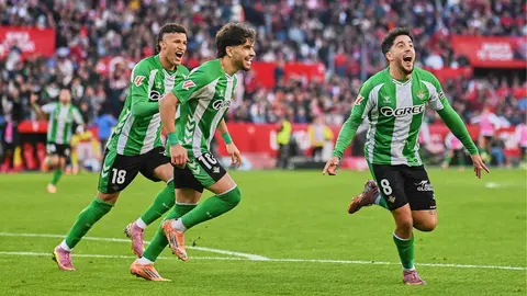Pablo Fornals celebra su gol en El Gran Derbi ante el Sevilla FC | Salvador L&oacute;pez Medina