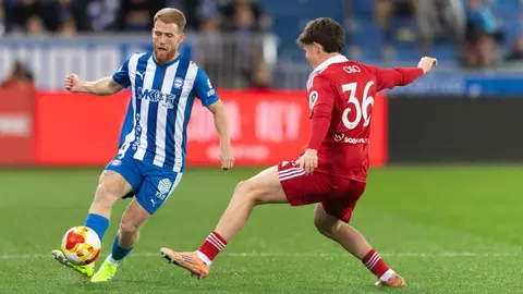 Oso y Carlos Vicente en el Deportivo Alav&eacute;s - Sevilla FC | @Alaves