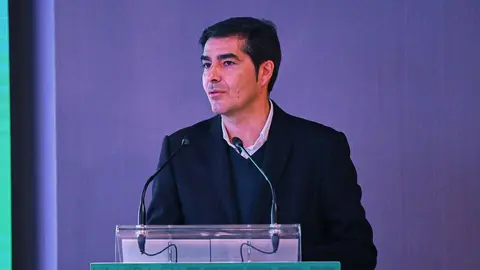 &Aacute;ngel Haro en la presentaci&oacute;n de &Aacute;lvaro Fidalgo con el Real Betis | Salvador L&oacute;pez Medina