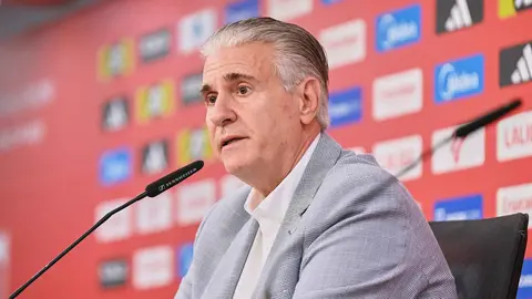 Antonio Cord&oacute;n en la presentaci&oacute;n de Neal Maupay con el Sevilla FC | Salvador L&oacute;pez Medina