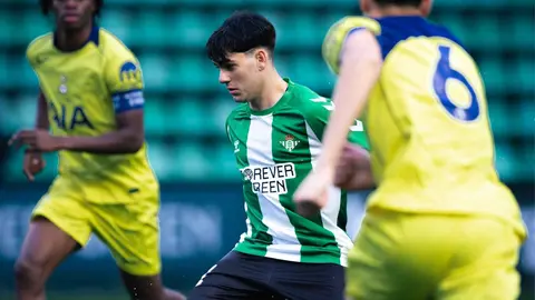 Iv&aacute;n Corralejo en el Real Betis - Tottenham Hotspur de la Youth League | @RBetisCantera