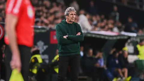 Manuel Pellegrini en el Real Betis - Atl&eacute;tico de Madrid | Salvador L&oacute;pez Medina para El MIRA