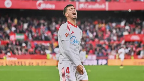 Kike Salas celebra su gol en el Sevilla FC - Girona | Salvador L&oacute;pez Medina