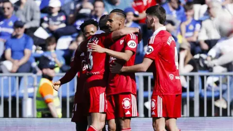 Los jugadores del Sevilla FC celebran el gol de Sow ante el Getafe CF | LaLiga