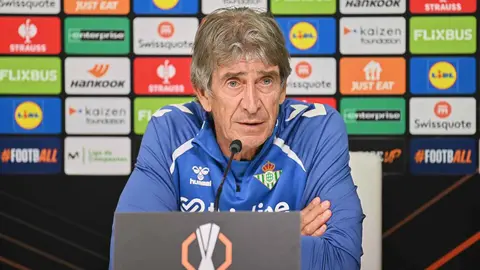 Manuel Pellegrini en rueda de prensa | Salvador L&oacute;pez Medina para El MIRA