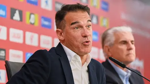 Luis Garc&iacute;a Plaza en su presentaci&oacute;n con el Sevilla FC | Salvador L&oacute;pez Medina para El MIRA