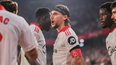 Gudelj celebra su gol en el Sevilla FC - Atl&eacute;tico de Madrid | Salvador L&oacute;pez Medina