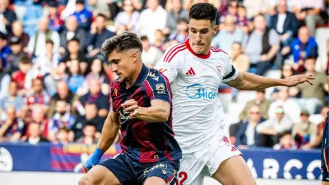 Iv&aacute;n Romero y Castr&iacute;n en el Levante UD - Sevilla FC | @LevanteUD