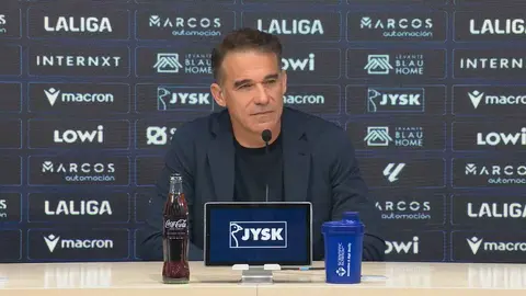 Luis Garc&iacute;a Plaza en la rueda de prensa posterior al Levante - Sevilla FC | LaLiga