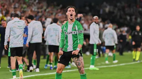 Antony celebra el gol de H&eacute;ctor Beller&iacute;n en el Real Betis - Real Madrid | Salvador L&oacute;pez Medina