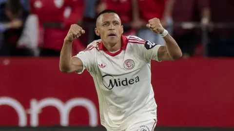 Alexis S&aacute;nchez celebra su gol en el Sevilla FC - Real Sociedad | LaLiga