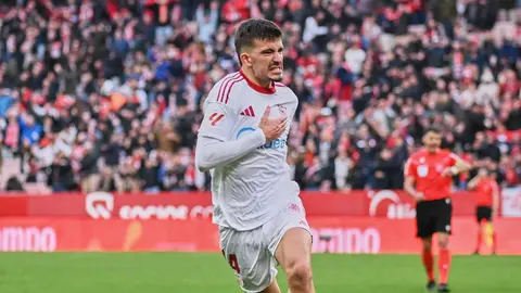 Kike Salas celebra su gol en el Sevilla FC - Girona | Salvador L&oacute;pez Medina