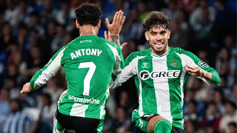 Antony y Ez Abde en el Real Sociedad - Real Betis | LaLiga