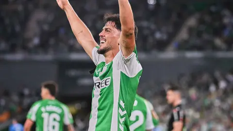 Pablo Fornals celebra su gol en el Real Betis - Elche | @RealBetis