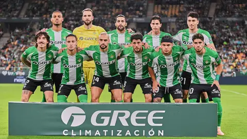 Posible alineaci&oacute;n del Real Betis ante el FC Barcelona | Salvador L&oacute;pez Medina