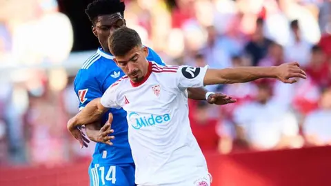 Kike Salas y Tchouam&eacute;ni en el Sevilla FC - Real Madrid | @SevillaFC