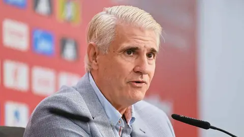 Antonio Cord&oacute;n en su presentaci&oacute;n con el Sevilla FC | Salvador L&oacute;pez Medina