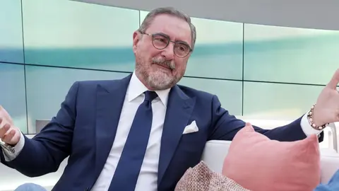 Carlos Herrera analiza las palabras de Montero: "No ha habido mujer con más poder en España y he venido a rescataros"