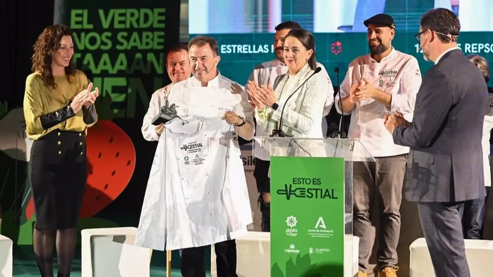 Mart&iacute;n Berasategui recibe el Premio 'Vestial 2025'