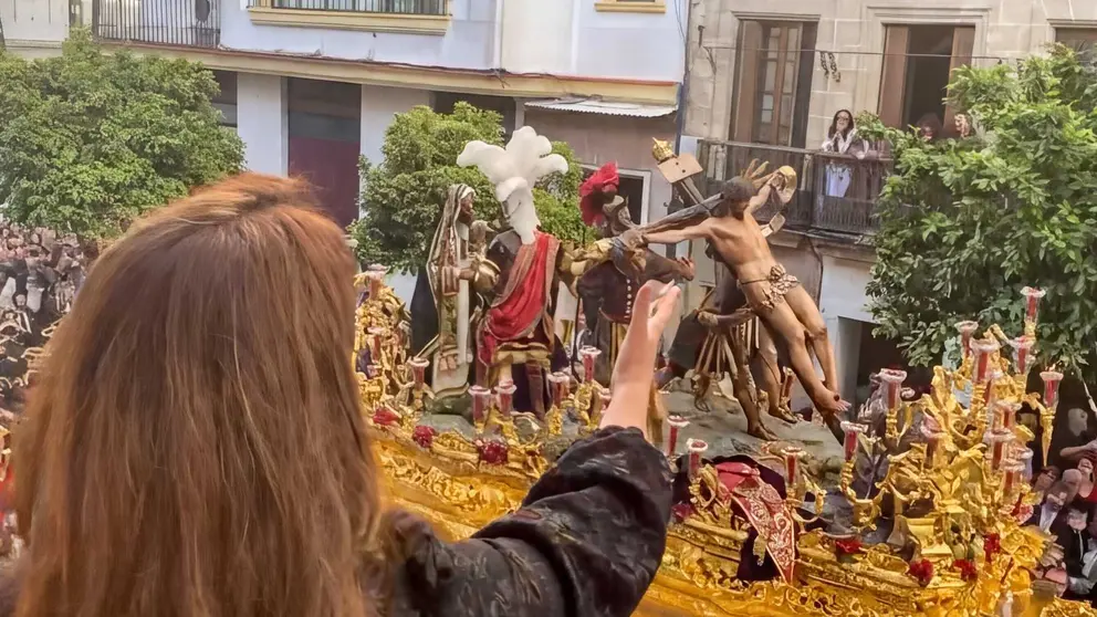 Saeta de Lidia Hern&aacute;ndez al Cristo de la Exaltaci&oacute;n