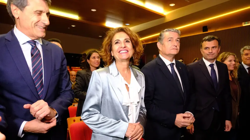 Mar&iacute;a Jes&uacute;s Montero, durante la firma del convenio del nuevo hospital de C&aacute;diz