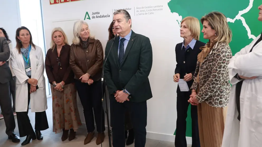 Antonio Sanz y Mar&iacute;a Jos&eacute; Garc&iacute;a-Pelayo inauguran el centro de nueva Comunidad Terap&eacute;utica de Salud Mental en Jerez