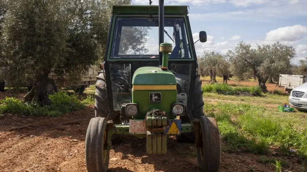 Muere un hombre tras volcar un tractor en la Sierra de Parapanda en Montefr&iacute;o