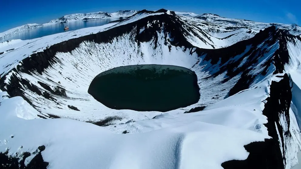 La isla Decepci&oacute;n en la Ant&aacute;rtida