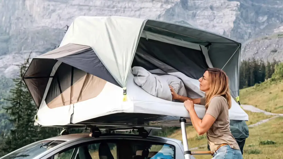 Decathlon dispone de la tienda de campa&ntilde;a de lujo para el techo del coche